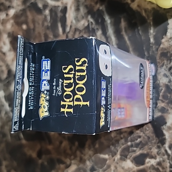 Hocus pocus LOT (Sarah Sanderson) Mug & POP Pez candy dispenser 🍬 - Picture 8 of 13